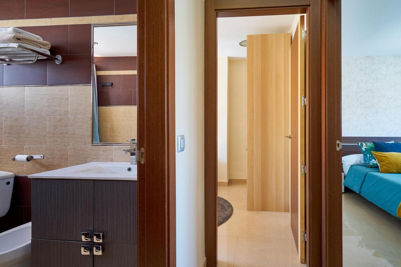 La Macarena Airport Appartement Málaga Buitenkant foto